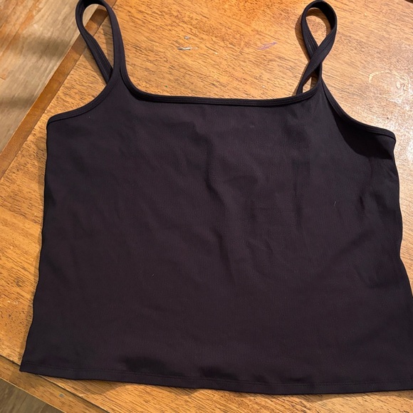 Vuori Cream and Black Tank Tops with Patterned leopard Leggings - Picture 4 of 7